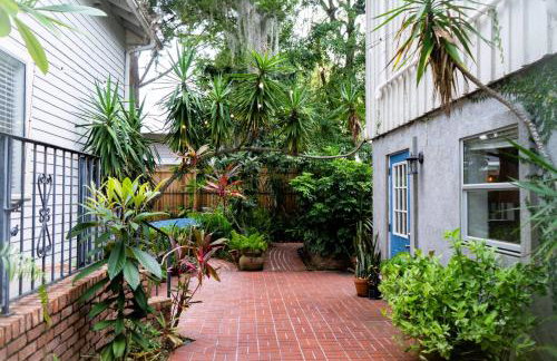 Summer House - 1Br-1Ba - Second Floor Apt - Five Minute Walk To City Gates - Foto 2