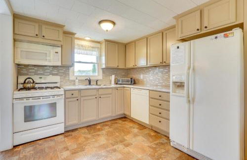 Howe Retreat with Fire Pit and Private Boat Dock! - Foto 9