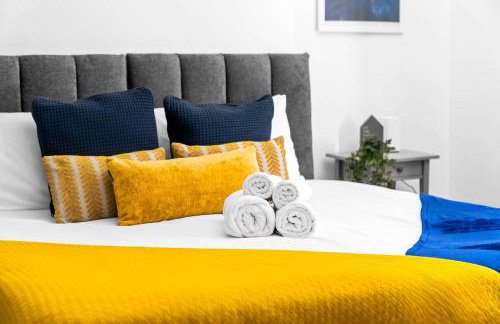 Large Modern Apartment - High-Speed WiFi - Street Parking 3BR - Foto 17