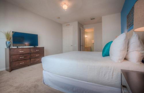 Beautiful LAKEVIEW Deluxe Condo Near Theme Parks - Foto 32