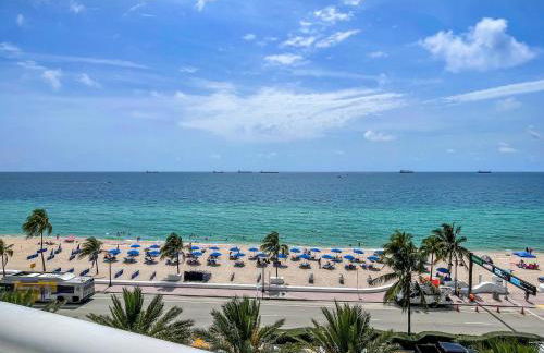 Luxury Corner 1 BR W Residence with Fantastic Intercoastal Views, Pool & Hot tub - Foto 20