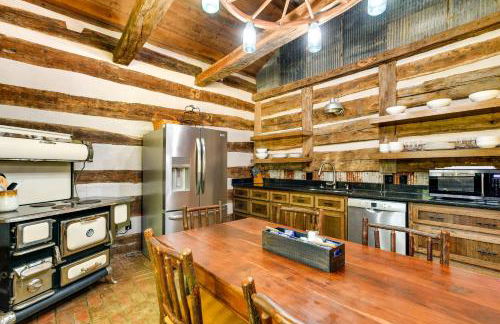 Glasgow Getaway with Patio, Fireplace and Grill! - Foto 7