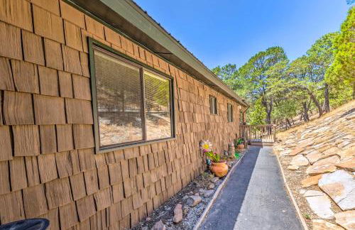 Scenic Hideaway with Deck and Grill about 6 Mi to Ruidoso! - Foto 27