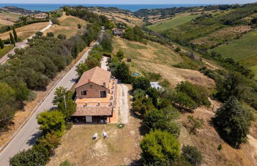 Villa Dolce Vita - Vista Colline, Jacuzzi, 3Suites & 5min dal mare - Foto 9