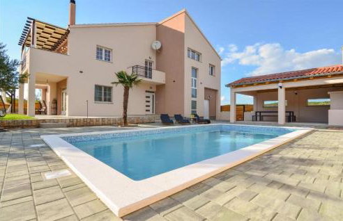 Amazing Apartment In Kasic With Wifi - Photo 1