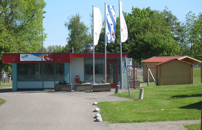 Captivating Chalet with Microwave near Wadden Sea - Foto 16