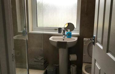 No 5 Newly refurbished 4 bedroom house - Foto 29