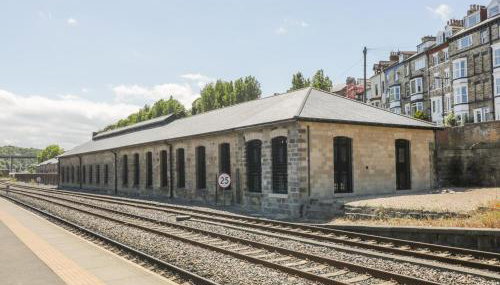 Blue Peter Engine Shed - Photo 1