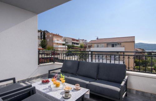 Villa Barbara & Zoran with heated swimming pool - Photo 62