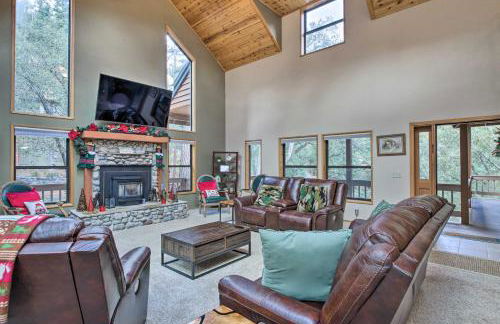 Spacious Pine Mountain Club Cabin with Fire Pit - Foto 5