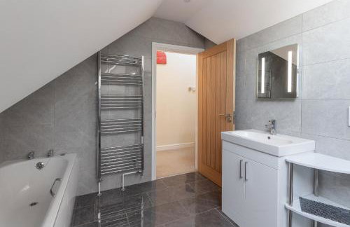 The Poppies - Photo 22