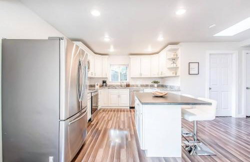 Stylish Modern Farmhouse wYard 10 mins from DT - Foto 56