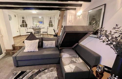 Tollgate House - Luxury Cozy Cottage - HUGE Hot Tub - Alton Towers - Foto 6