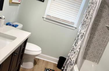 Perfect 4bdrm home with Antique & Modern Accents for Getaways - Foto 25