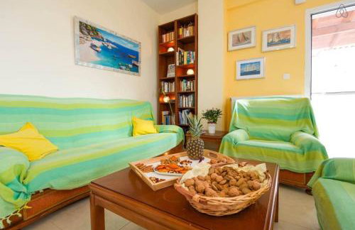 Sun Sea & Views 100m from beach! - Foto 8