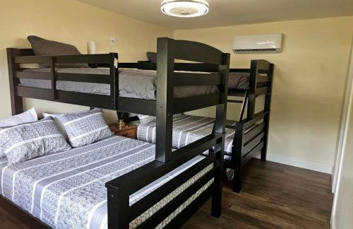 Beautiful Cottage Nestled Amidst Trees in Wellston, Michigan - Foto 11