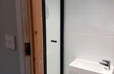 The Nook- Cotswold guest room - Photo 14