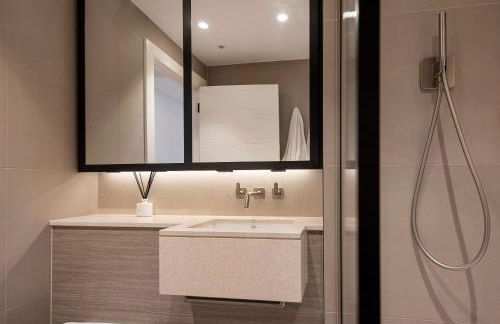 Lux and Large 2 bed Battersea Power Station - Foto 19