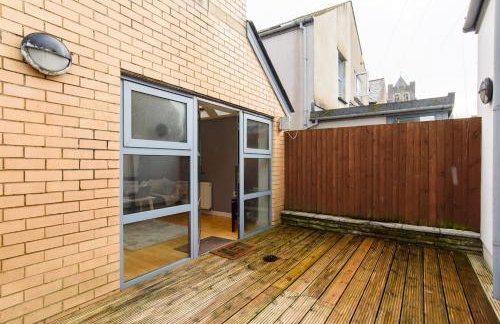 City Retreat, 2 Bed House with Cloudstream Hot Tub - Foto 39