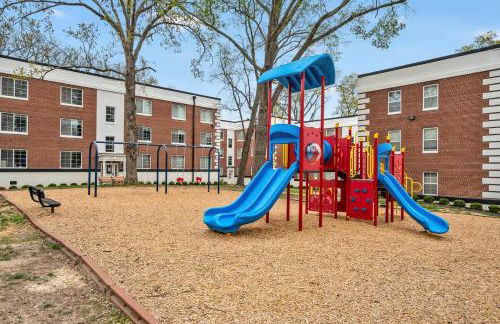 2BR Farmhouse Apt Near Everything - 2nd Floor - Foto 31