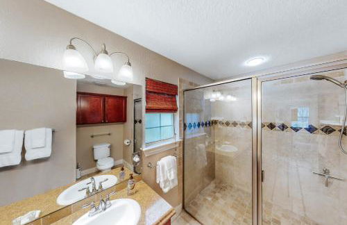 Welcoming home walkable to Steps of Alamodome & riverfront & near River Walk - Foto 12