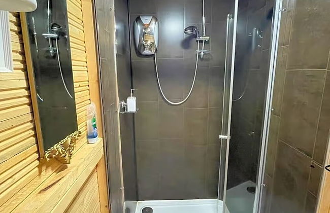 Woodland Camping pod With use of Campsite Bathroom - Photo 6