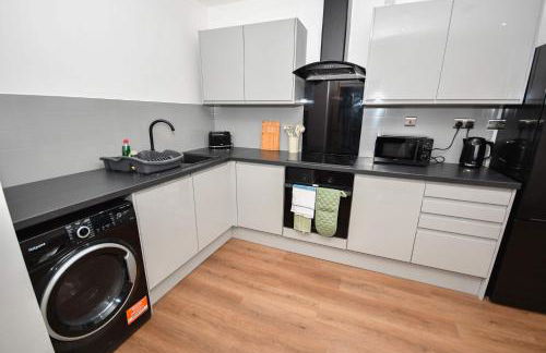 Modern 1 Bedroom Apartment in Morley with Parking - Foto 34