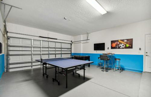 Large family friendly Vacation Home, Private Pool, Golf course location, Nr Orlando Disney Parks Florida - Photo 24