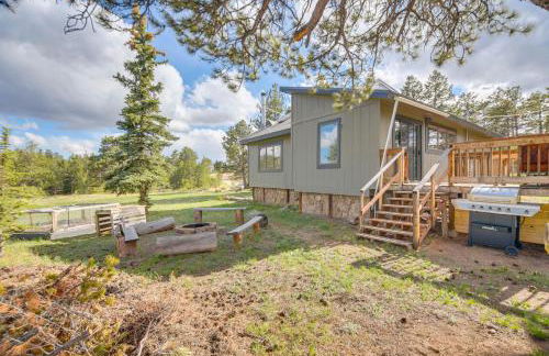 Cozy Red Feather Lakes Retreat with Deck and Yard - Foto 29