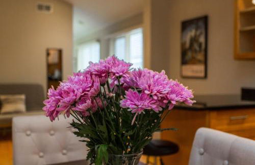 4 Bedroom Home in Best Location Parking Fireplace Back Yard Pets Welcome - Foto 45