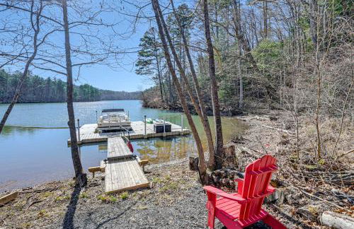 Lakefront Cabin Retreat with Dock in Robbinsville! - Foto 3