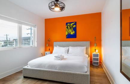 Dual Bachelor Pads w/ Rooftop Lounge & Games Sleeps 26 5 Min to Broadway - Foto 54