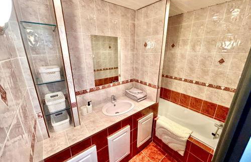 L'Azur, T2 - Parking gratuit - Central - confort Cosy - Foto 11