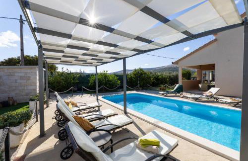 Beautiful Holiday Home "Villa Luka" - Foto 1