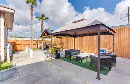 Walk to Beach Family Home with Patio in Galveston - Foto 25