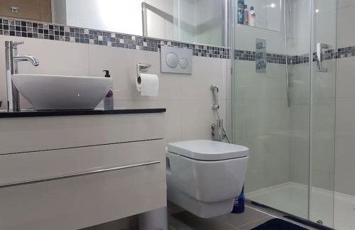 Contemporary ground flr maisonette- Entire place - Foto 9