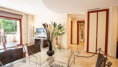 Frontline 2 bed apartment, San Pedro de Alcántara - Photo 5