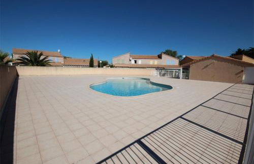 Belle villa entièrement climatisée 4 chambres 10 couchages, fibre WIFI, 2 terrasses parking privatif dans résidence sécurisée piscine commune 800 m de la mer LRCS69 - Foto 19
