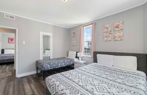 Escape to Raleigh Ave Glamour - Steps to the Beach - Foto 20