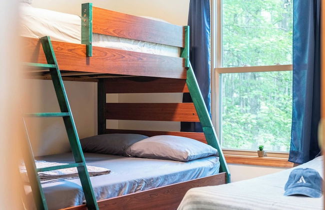 The Nest at Brier Crest by Avantstay Game Room, Expansive Deck & Fire Pit - Photo 9