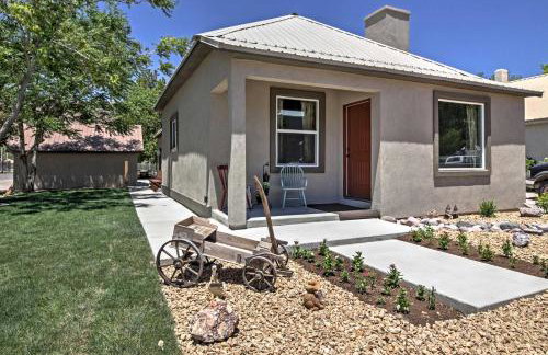 Newly Remodeled Home with Yard in Downtown Caliente! - Foto 3