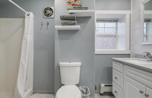 Downtown Casper Gem! Super Walkable Apartment - Foto 15