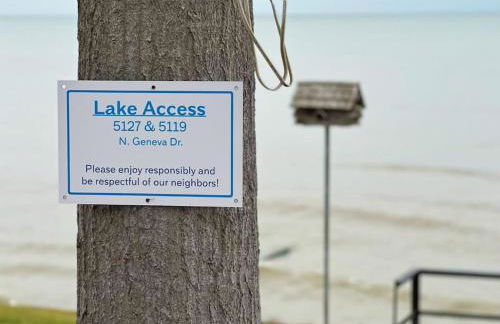 5 Bedroom Lakeside Home Sleeps 12 - Shared Lake Access, Large Yard, Central Air, Fire Pit, Horseshoes & More! - Foto 4