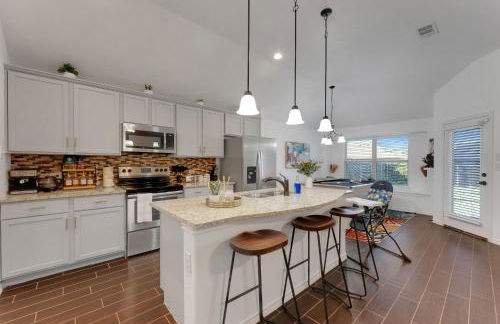 New Modern Bohemian Home Minutes from Epic Waters Indoor Park, Andretti Indoor Karting & Games, AT&T Stadium, Globe Life, Six Flags, Texas Life - Foto 4