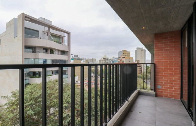 w Spectacular 1BR With Balcony in Miraflores - Photo 34