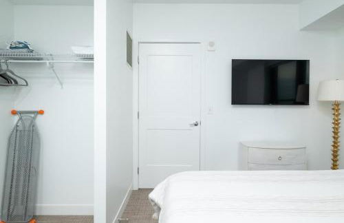 Central Serene Penthouse w King bed GYM Parking - Foto 36