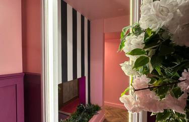 Manchester's ONLY private party suite for 12 with Makeup Room - Photo 15