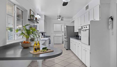 Shangri La Home - Boho Chic with Patio Pool & Grille - Foto 5