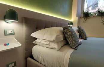 The Golden Pyramid - Photo 34