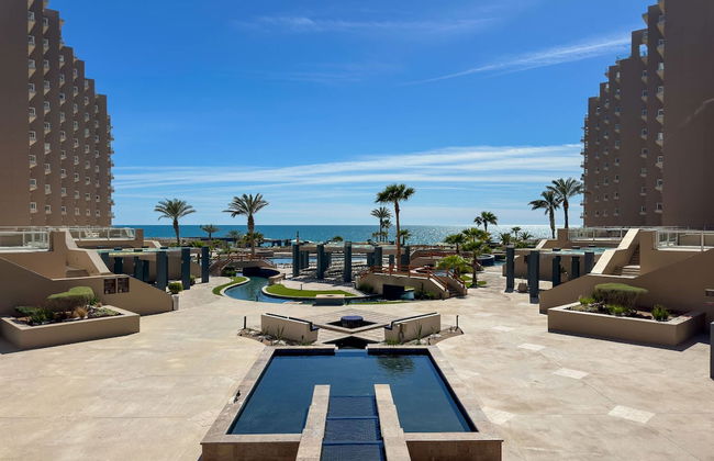 Beach Bliss Retreat 2BR Beachfront Condo - Foto 50